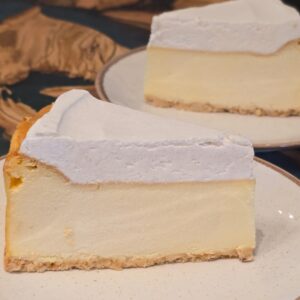 Cheesecake with white chocolate coating